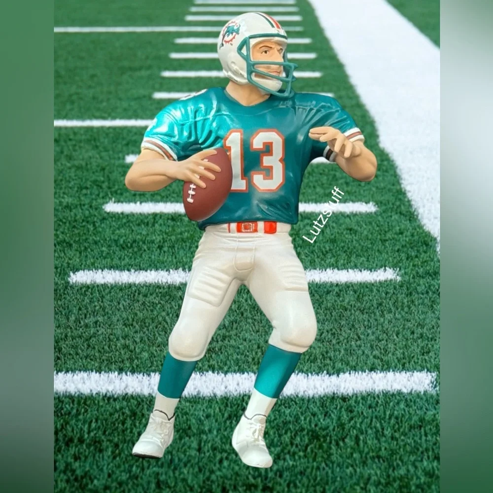 1999 Hallmark Keepsake Ornament Dan Marino Miami Dolphins Football New in Box